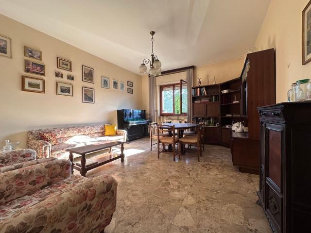 Appartamento in vendita a Pavia, Lombardia