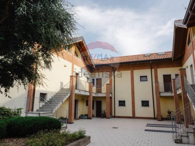 Appartamento in vendita a Lomagna