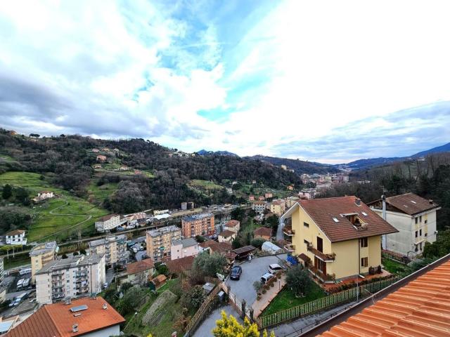 Appartamento in vendita a Val Polcevera, Serra Riccò
