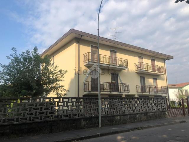 Appartamento in vendita a Lacchiarella, Lombardia