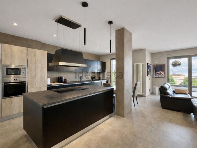 Appartamento in vendita a Sirmione, Lombardia