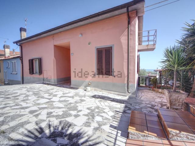 Appartamento in vendita a Colonnella, Teramo