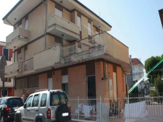 Appartamento in vendita a Faleriense, Marche