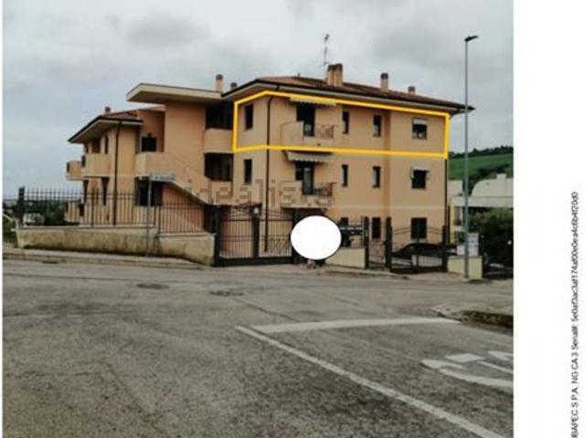 Appartamento in vendita a Seconda Zona P.E.E.P., Pineto