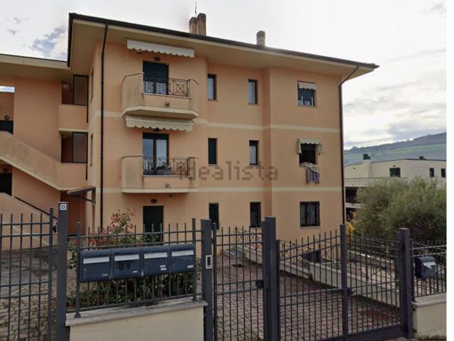 Appartamento in vendita a Seconda Zona P.E.E.P., Pineto