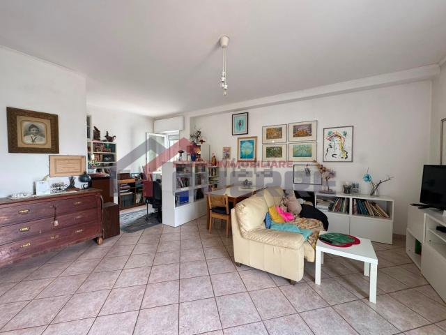 Appartamento in vendita a Lomazzo, Como