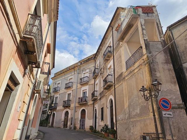 Appartamento in vendita a Centro Storico, Calabria