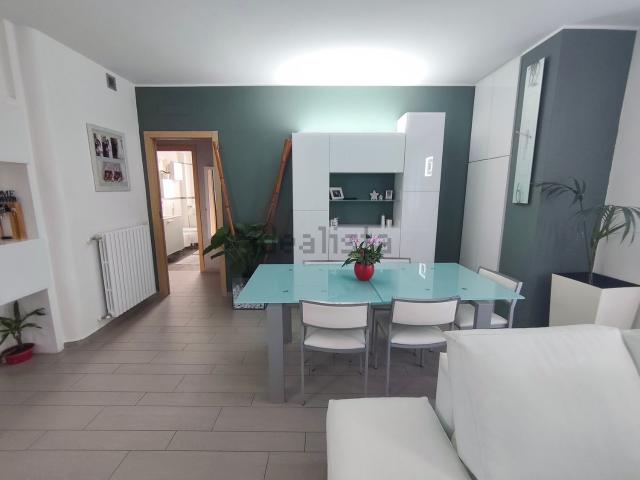Appartamento in vendita a Macherio, Lombardia