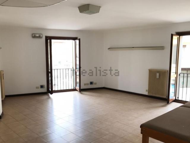 Appartamento in vendita a Grumello Del Monte, Lombardia