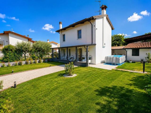 Appartamento in vendita a Manzano, Friuli-Venezia Giulia