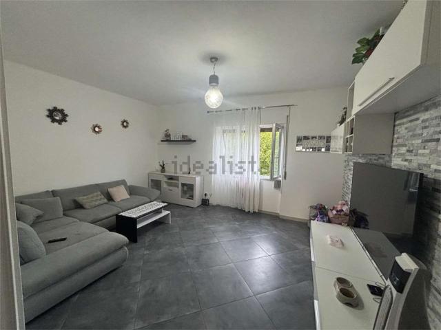 Appartamento in vendita a Grandate, Lombardia
