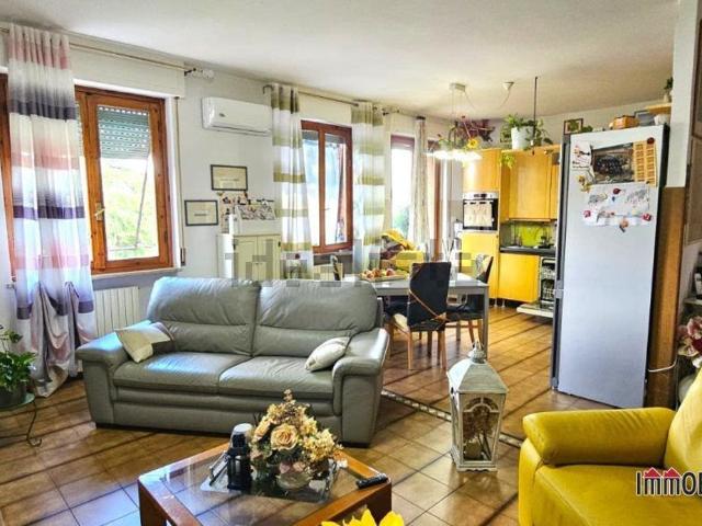 Appartamento in vendita a Lecchi, Toscana