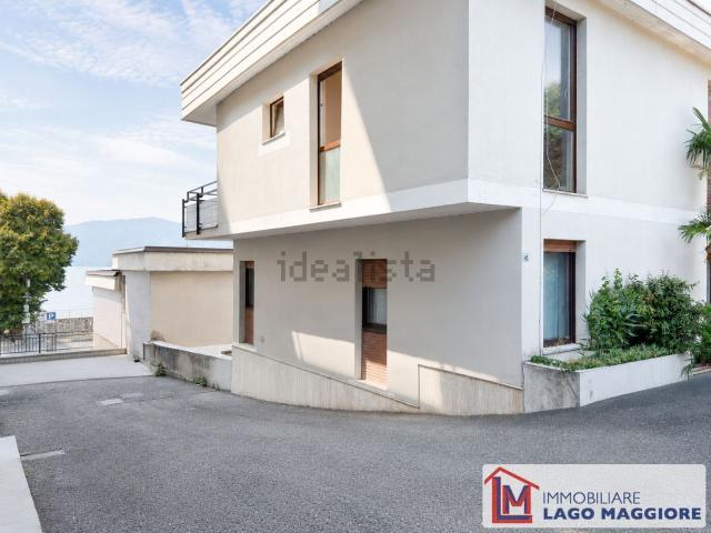 Appartamento in vendita a Ispra, Lombardia