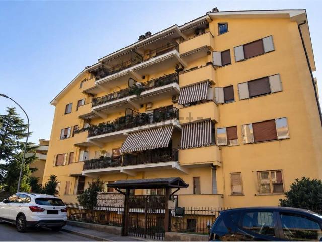 Appartamento in vendita a Madonna del Ponte, Vetralla