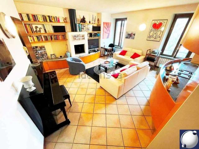 Appartamento in vendita a Anzano Del Parco, Lombardia