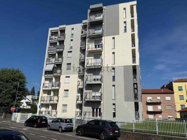 Appartamento in vendita a Cesano Maderno, Lombardia