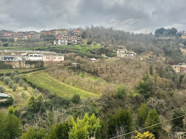 Appartamento in vendita a Caprarola, Lazio
