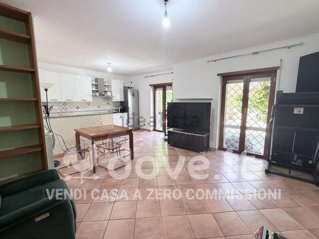 Appartamento in vendita a Zona Artigianale, Roma Capitale