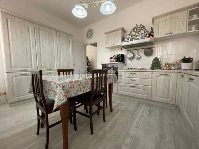 Appartamento in vendita a Centro Storico, Modena
