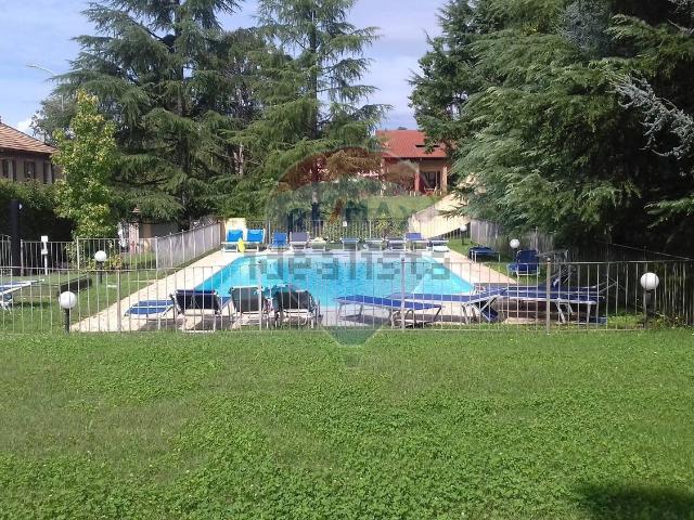 Appartamento in vendita a Lesmo, Lombardia