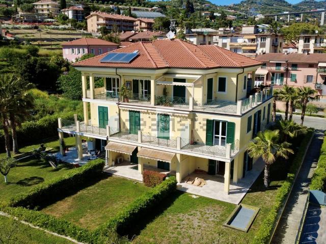 Appartamento in vendita a Bordighera, Liguria
