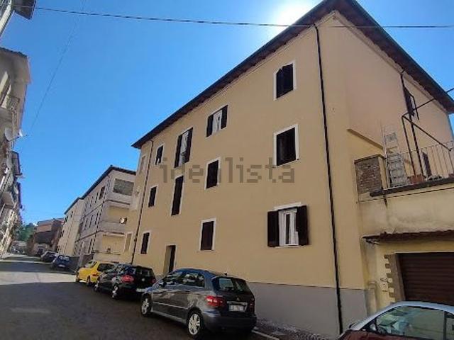 Appartamento in vendita a Carsoli, L'aquila