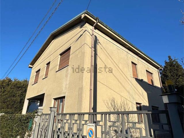 Appartamento in vendita a Meda, Lombardia
