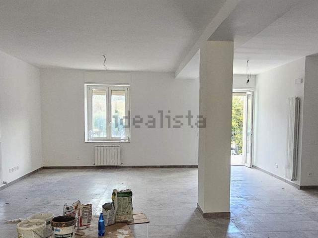 Appartamento in vendita a Scaloni, Marche