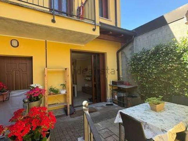 Appartamento in vendita a Cameri, Novara
