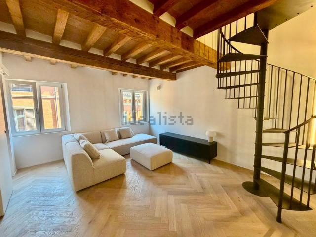 Appartamento in vendita a Centro Storico, Modena