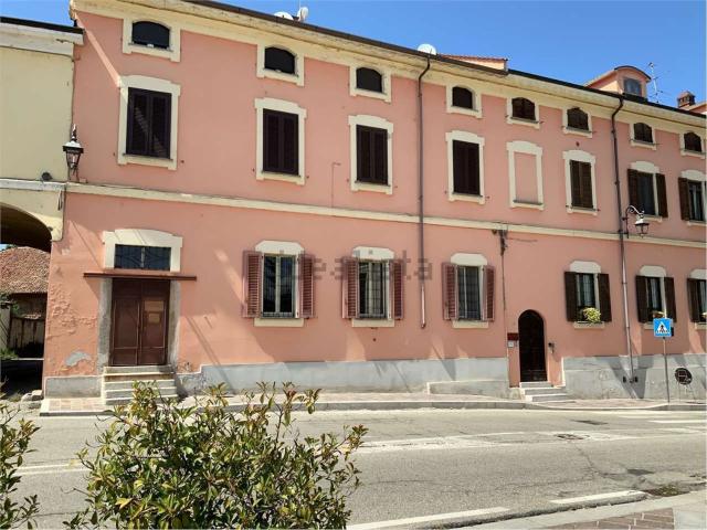 Appartamento in vendita a Cava Manara, Lombardia