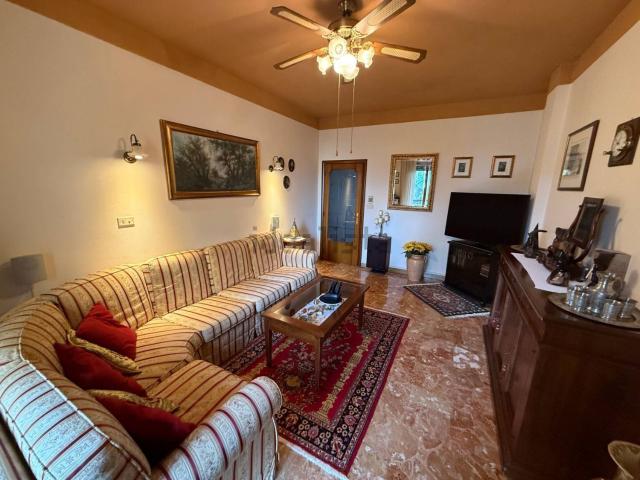 Appartamento in vendita a Santa Petronilla, Marche