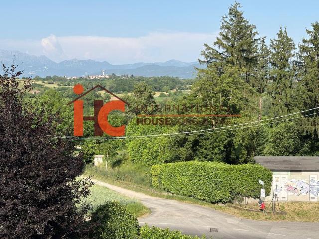 Appartamento in vendita a Lambrugo, Lombardia