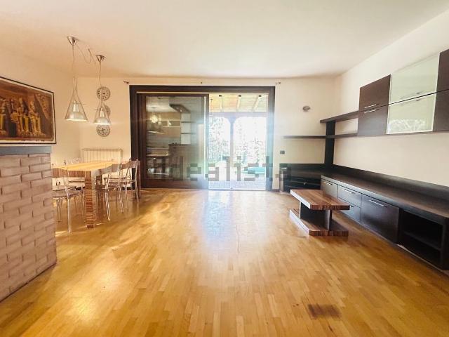 Appartamento in vendita a Vedano Al Lambro, Lombardia