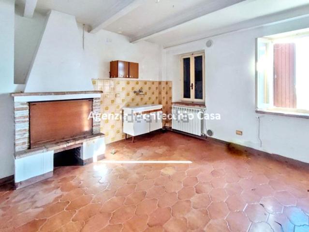 Appartamento in vendita a Mondaino, Reggio Emilia