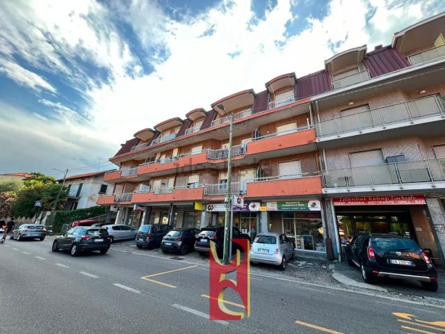 Appartamento in vendita a Jerago Con Orago, Lombardia
