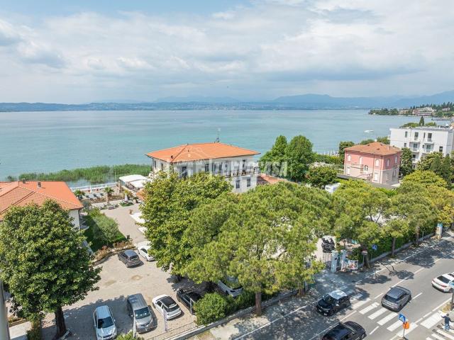 Appartamento in vendita a Sirmione, Lombardia