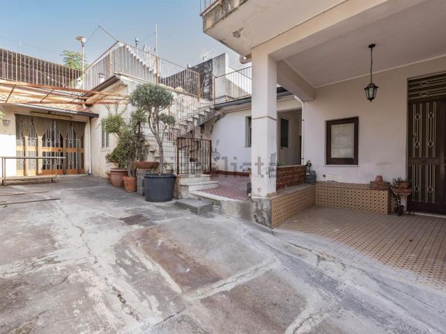 Appartamento in vendita a Trecastagni, Catania