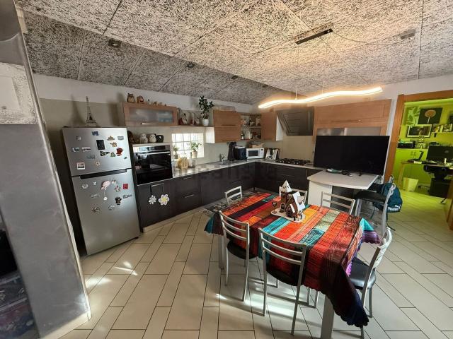 Appartamento in vendita a Lendinara, Veneto