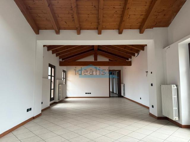 Appartamento in vendita a Pirlotti, Capriolo