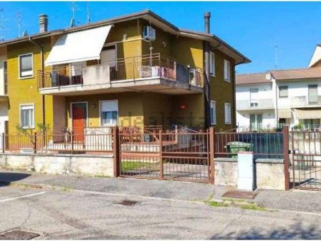 Appartamento in vendita a Dossetto, Villafranca Di Verona
