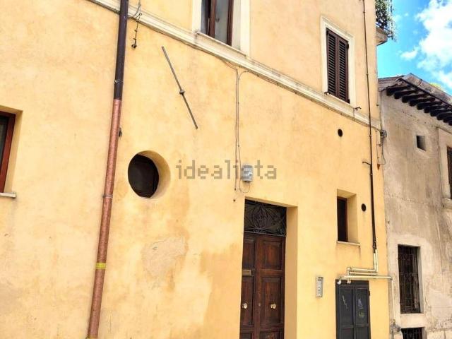 Appartamento in vendita a Piazza Tevere, Rieti