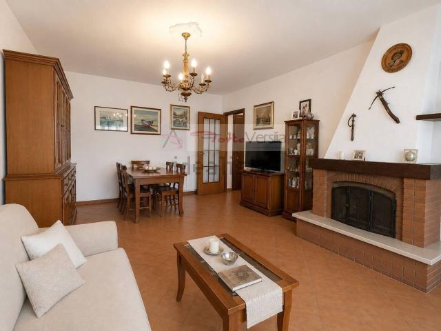 Appartamento in vendita a Frasso, Seravezza