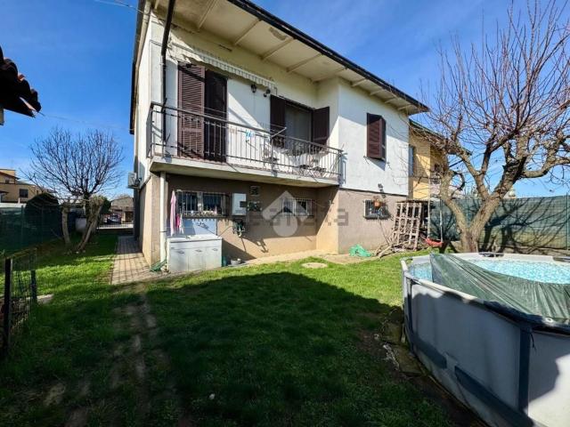 Appartamento in vendita a Castelleone, Lombardia
