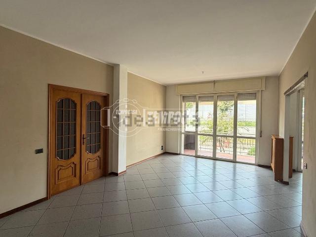 Appartamento in vendita a Oleggio, Novara