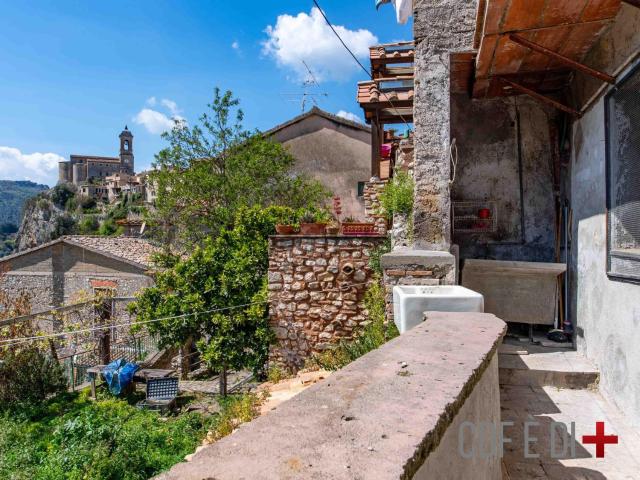 Appartamento in vendita a Toffia, Rieti