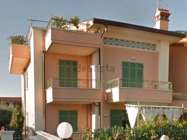 Appartamento in vendita a Quercioli, Marina Di Massa