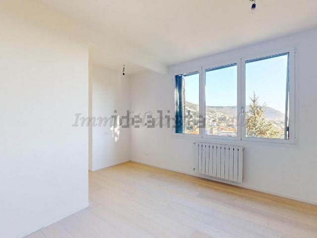 Appartamento in vendita a Pietra Ligure, Liguria