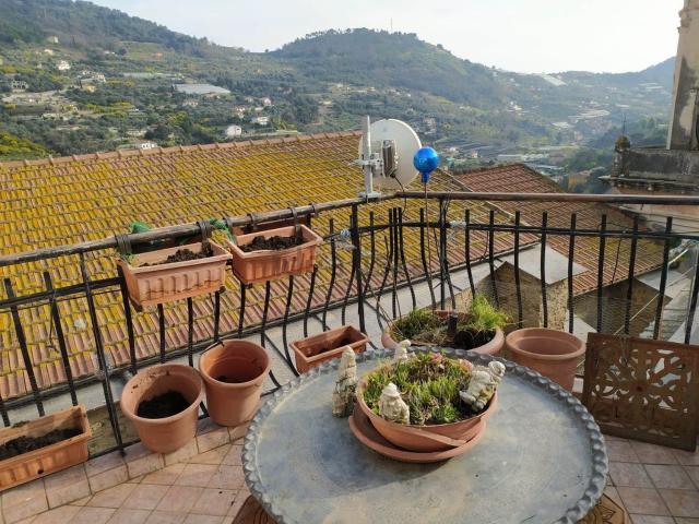Appartamento in vendita a Vallecrosia, Liguria