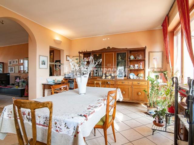 Appartamento in vendita a Treviglio, Lombardia